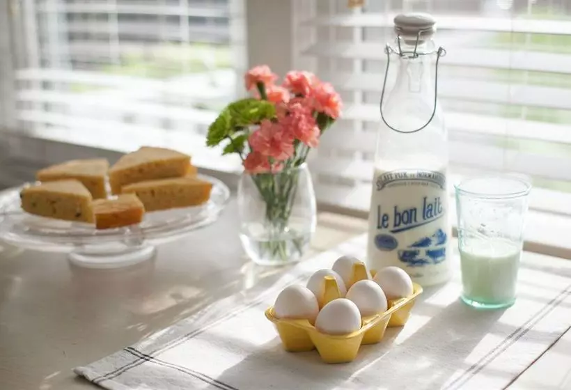 Beacon House Inn Bed & Breakfast