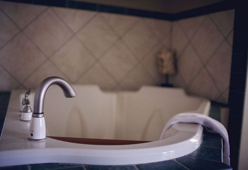 Beacon House Inn Bed & Breakfast