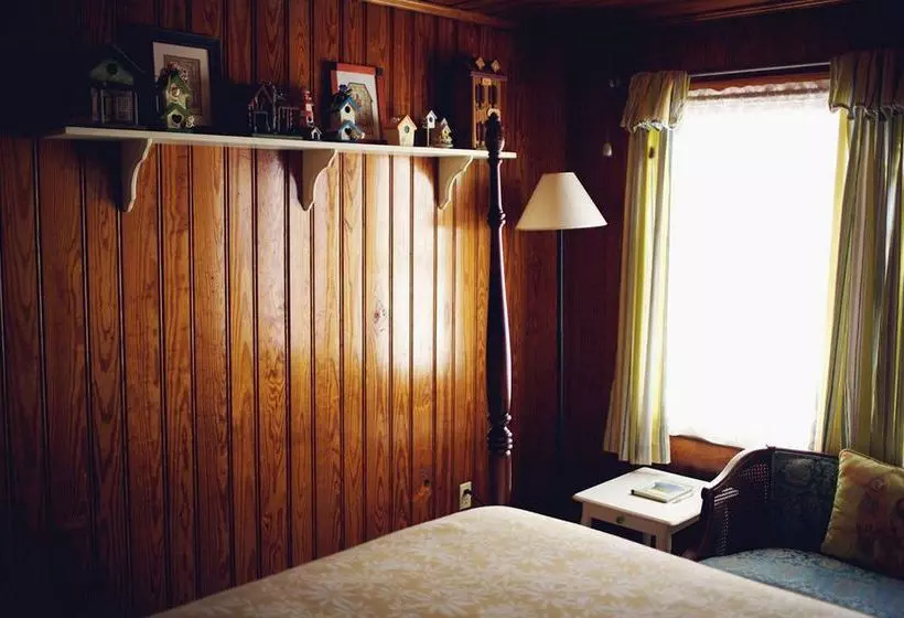 Beacon House Inn Bed & Breakfast