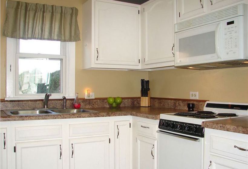 Beacon House Inn Bed & Breakfast