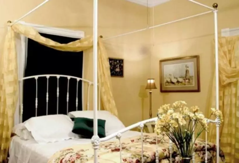 تختخواب و صبحانه Maison Lavigne