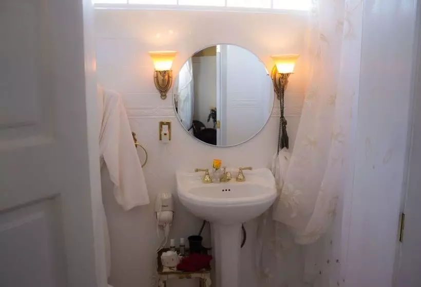 تختخواب و صبحانه Maison Lavigne