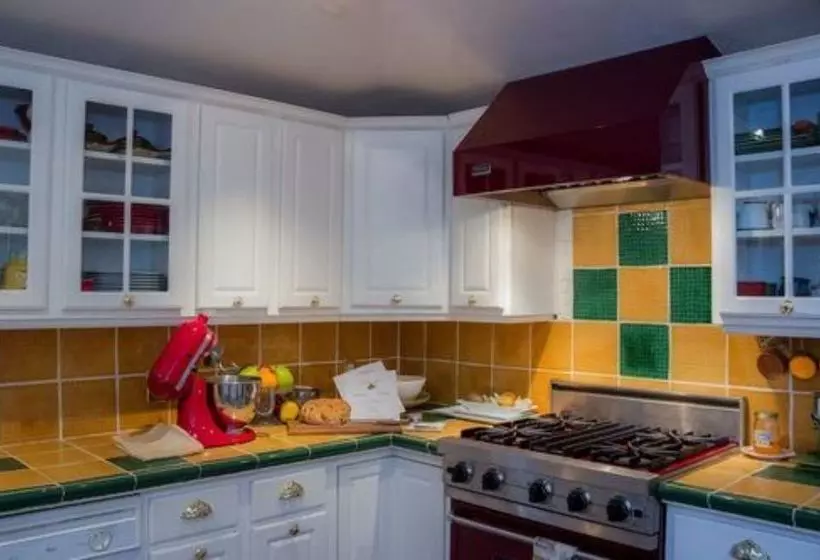 تختخواب و صبحانه Maison Lavigne