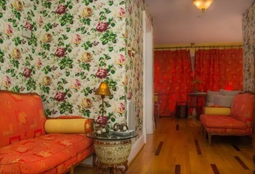 تختخواب و صبحانه Maison Lavigne