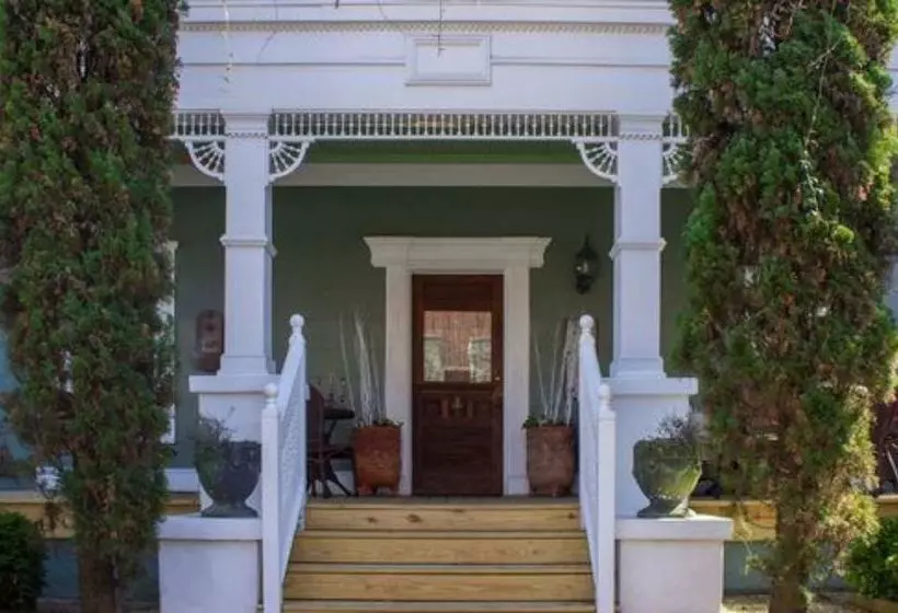 تختخواب و صبحانه Maison Lavigne