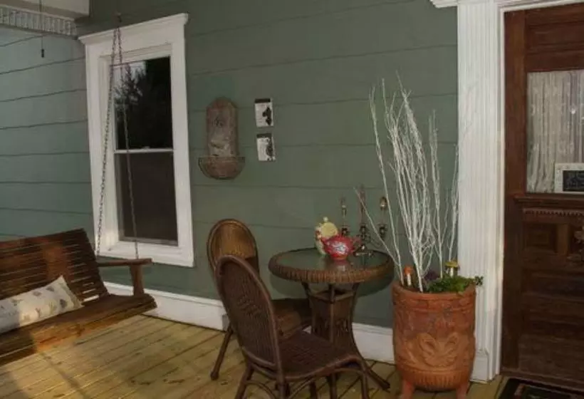 تختخواب و صبحانه Maison Lavigne