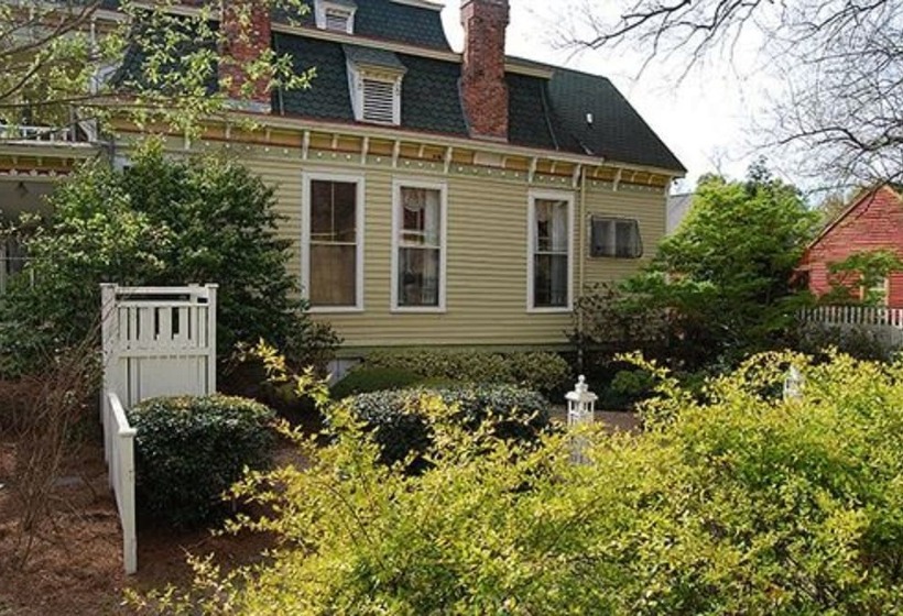 تختخواب و صبحانه Rothschild Pound House Inn