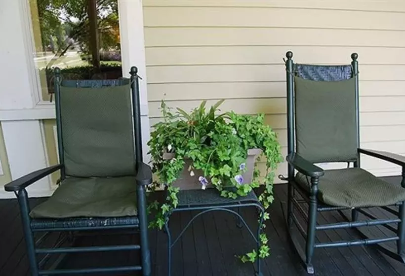 ベッドアンドブレックファースト Rothschild Pound House Inn