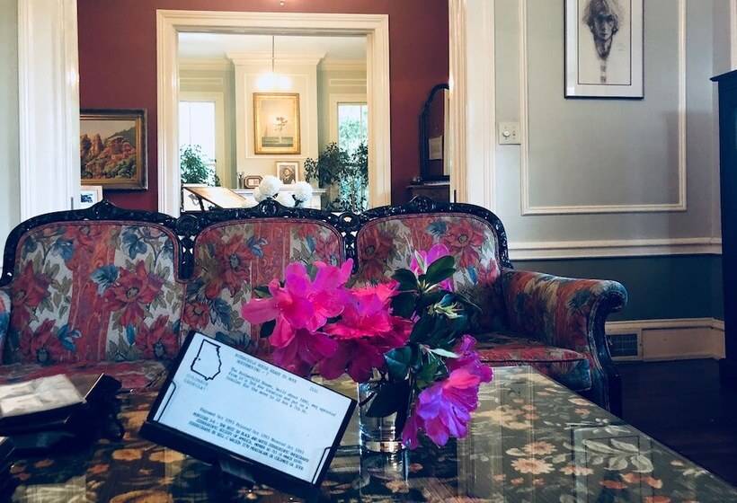 تختخواب و صبحانه Rothschild Pound House Inn