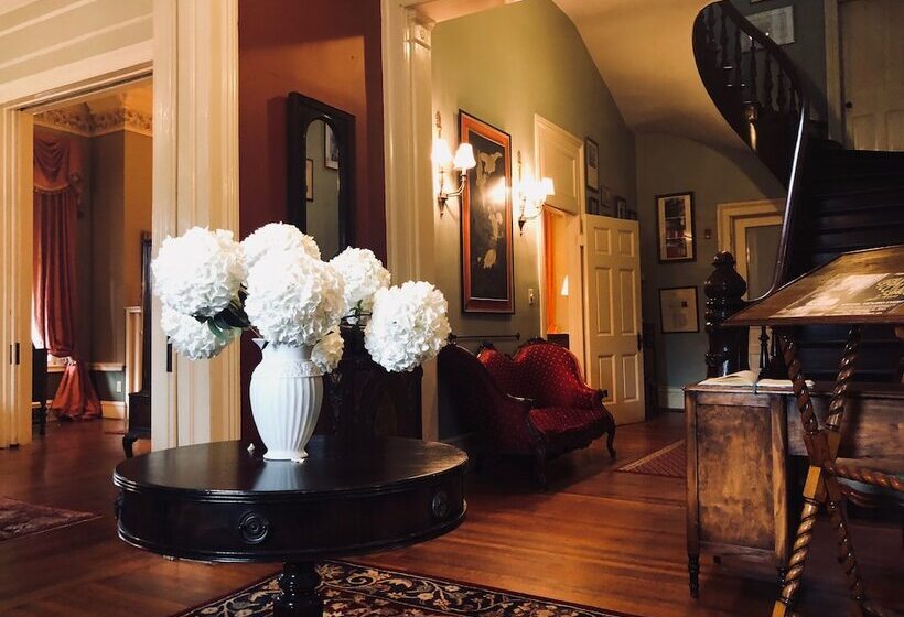 تختخواب و صبحانه Rothschild Pound House Inn