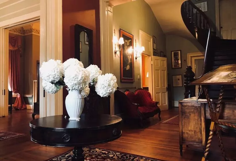 ベッドアンドブレックファースト Rothschild Pound House Inn