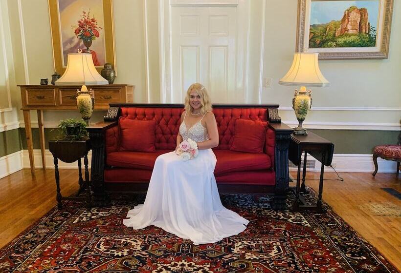 تختخواب و صبحانه Rothschild Pound House Inn