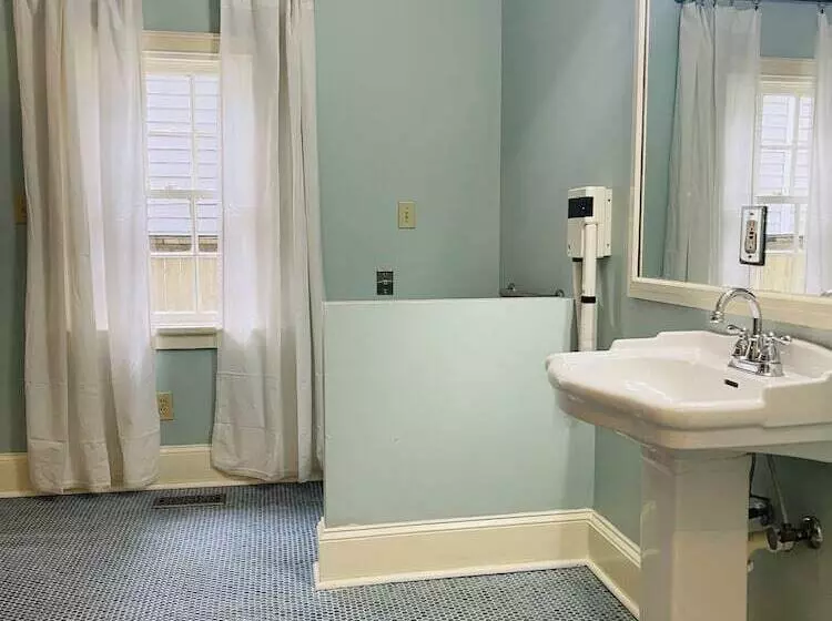 ベッドアンドブレックファースト Rothschild Pound House Inn