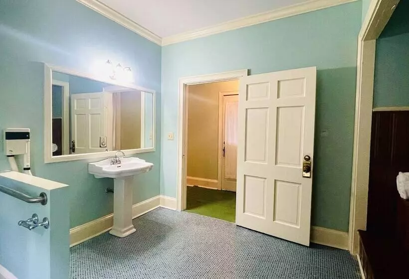 ベッドアンドブレックファースト Rothschild Pound House Inn