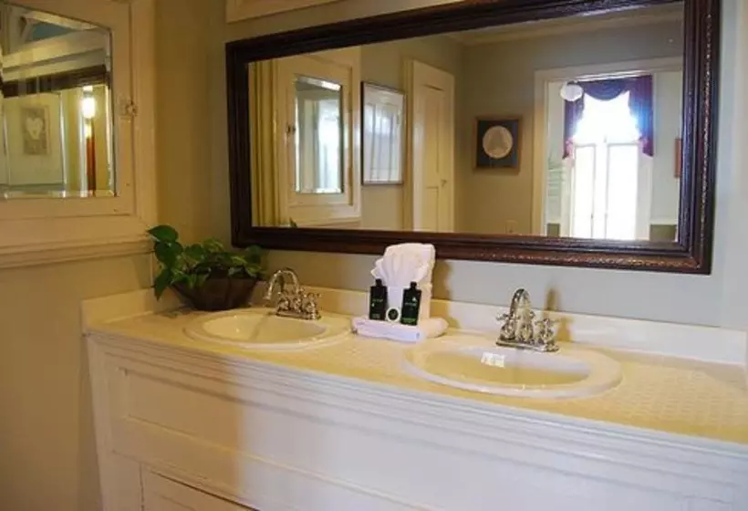 ベッドアンドブレックファースト Rothschild Pound House Inn