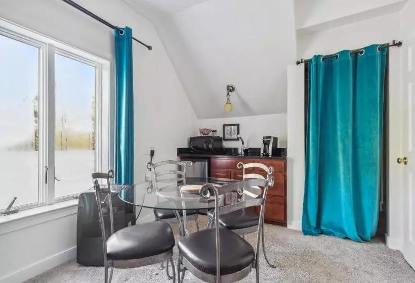 ベッドアンドブレックファースト The Columbia Inn At Peralynna