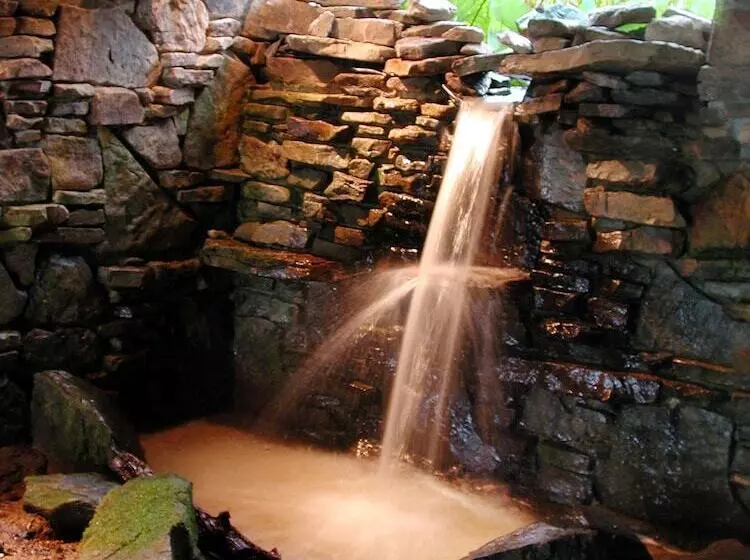 Garden Inn Bed & Breakfast At Bee Rock