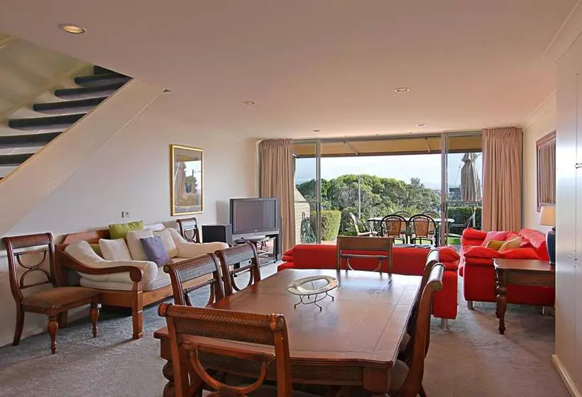 ホテル 11 James Cook Apartments
