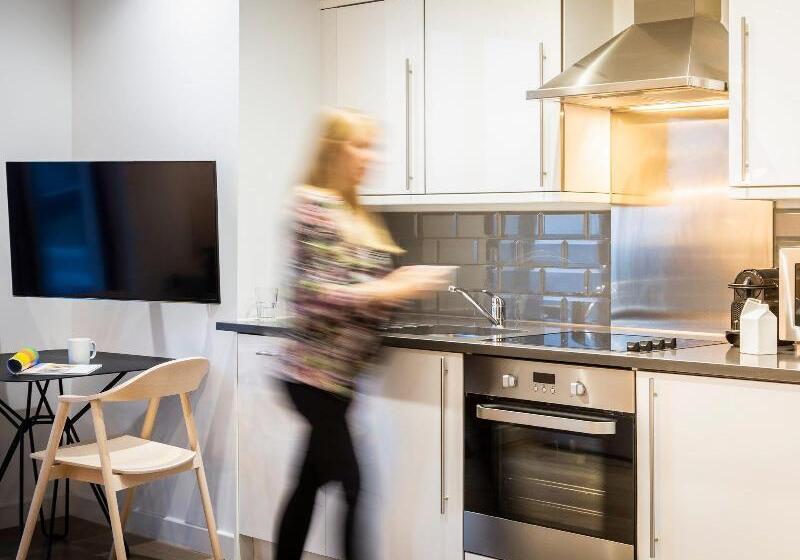 Aparthotel Adagio London Brentford