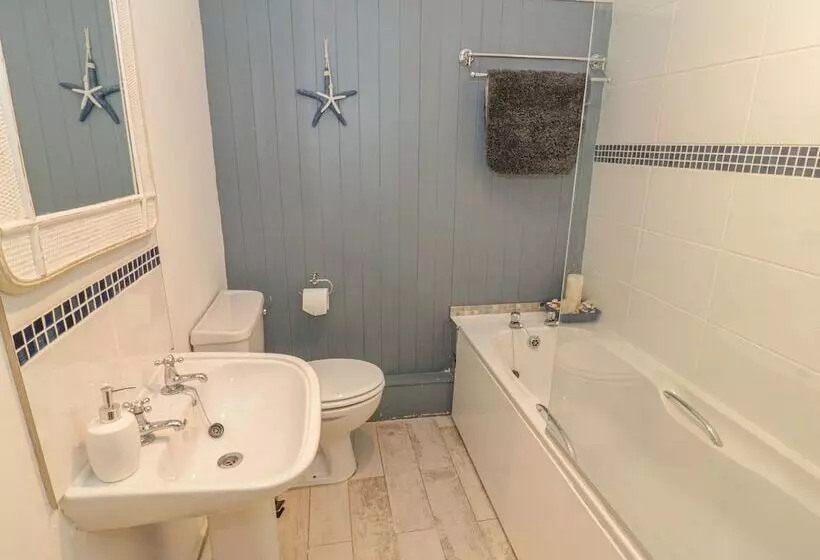 هتل Castle Apartment