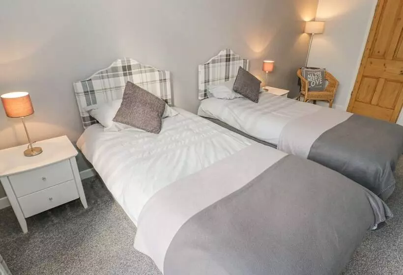 هتل Castle Apartment