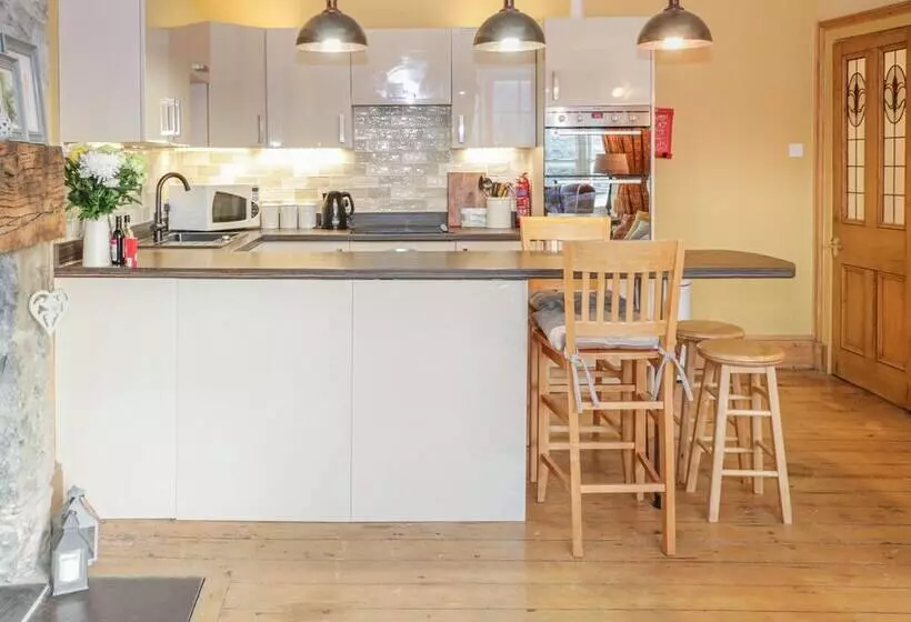 هتل Castle Apartment