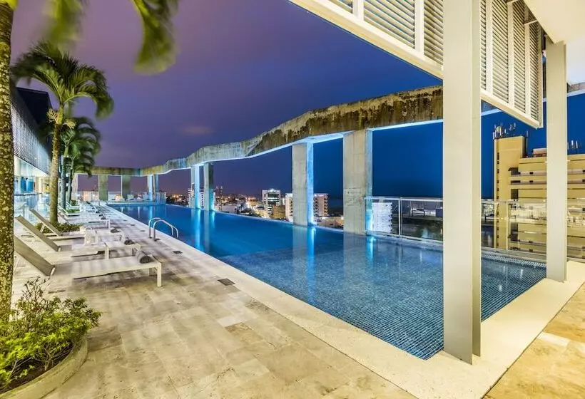 Szálloda Cosmos Pacifico