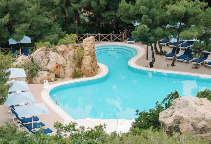 בית מלון כפרי D   Resort Ayvalık