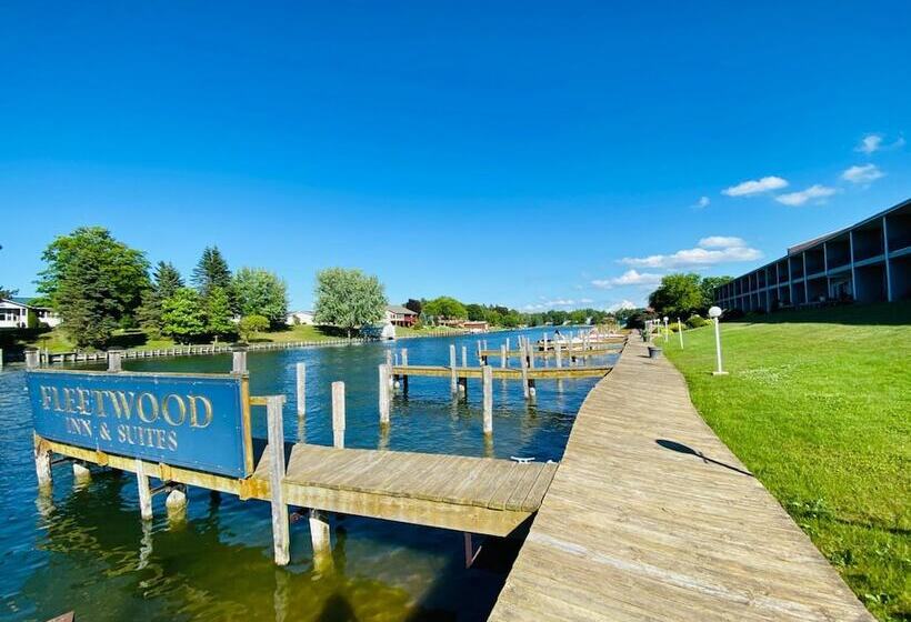 فندق Fleetwood Inn & Suites