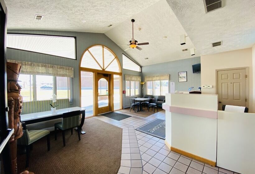 فندق Fleetwood Inn & Suites