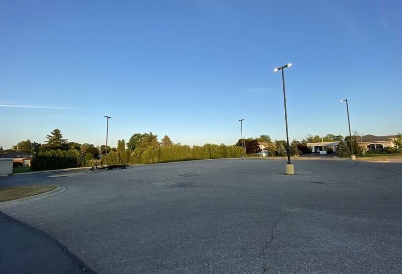 فندق Fleetwood Inn & Suites