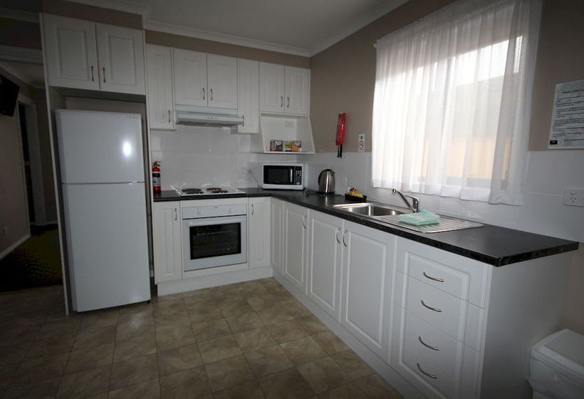 בית מלון כפרי Big4 Traralgon Park Lane Holiday Park