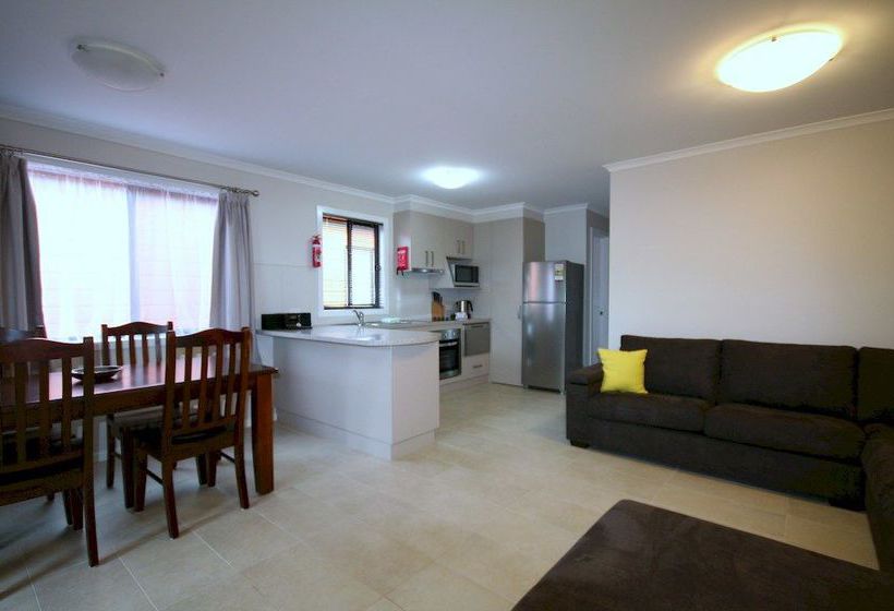 בית מלון כפרי Big4 Traralgon Park Lane Holiday Park