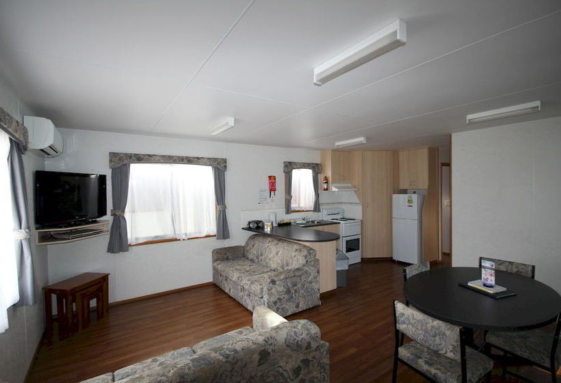 בית מלון כפרי Big4 Traralgon Park Lane Holiday Park