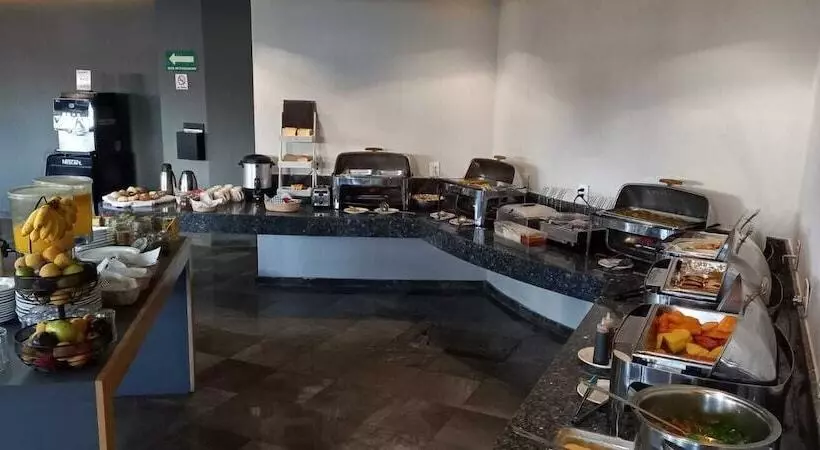 ホテル Ramada By Wyndham Mexico City Santa Fe