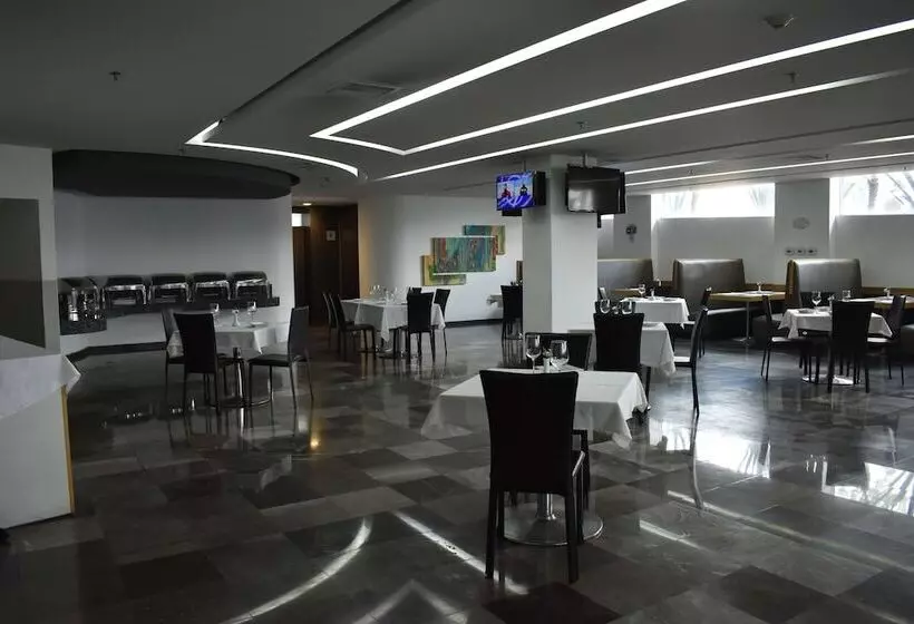 ホテル Ramada By Wyndham Mexico City Santa Fe