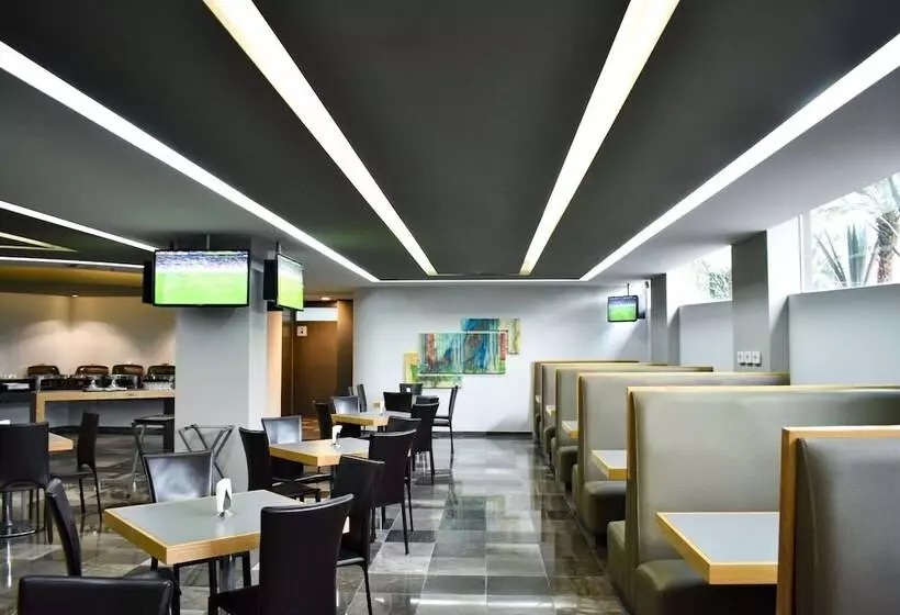 ホテル Ramada By Wyndham Mexico City Santa Fe