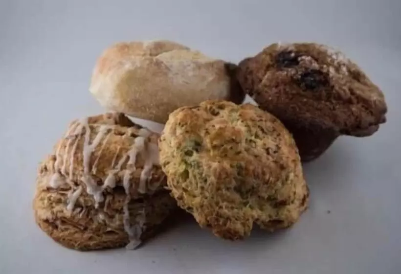 호텔 Spinnakers Brewpub & Guesthouses