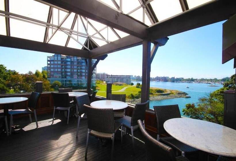 酒店 Spinnakers Brewpub & Guesthouses