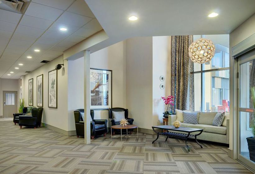 בית מלון כפרי Stonebridge  Grande Prairie