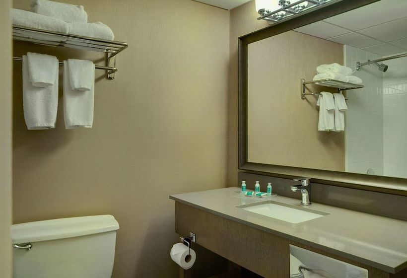 בית מלון כפרי Stonebridge  Grande Prairie