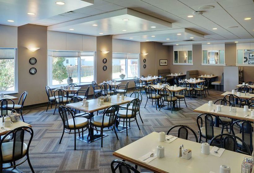 בית מלון כפרי Stonebridge  Grande Prairie