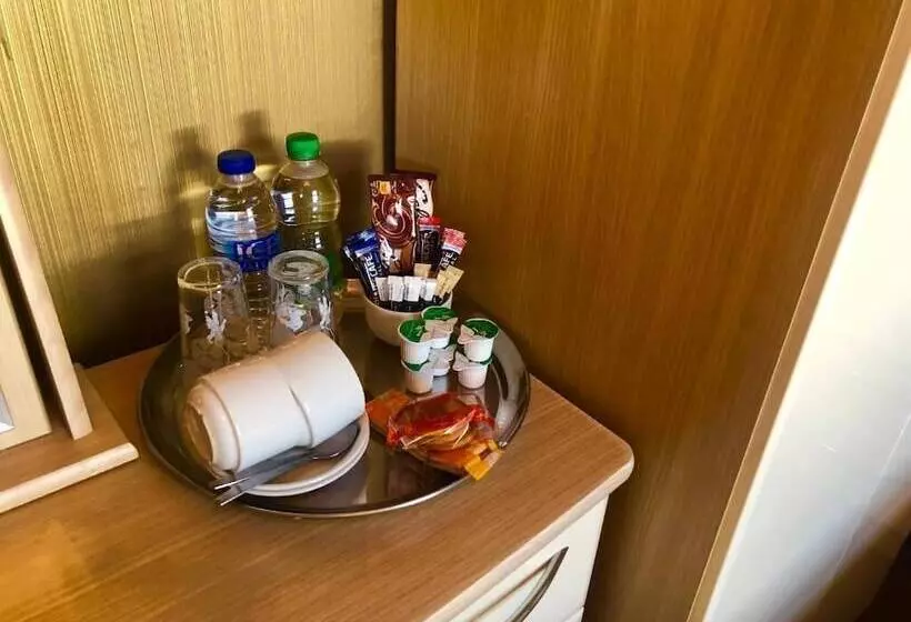 هتل The Lilly Restaurant With Rooms