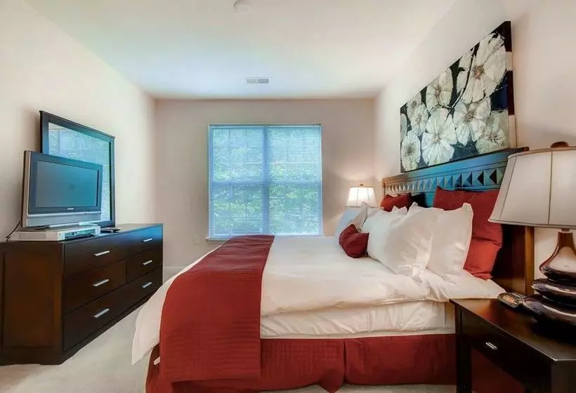 Отель The Mews At Princeton Junction