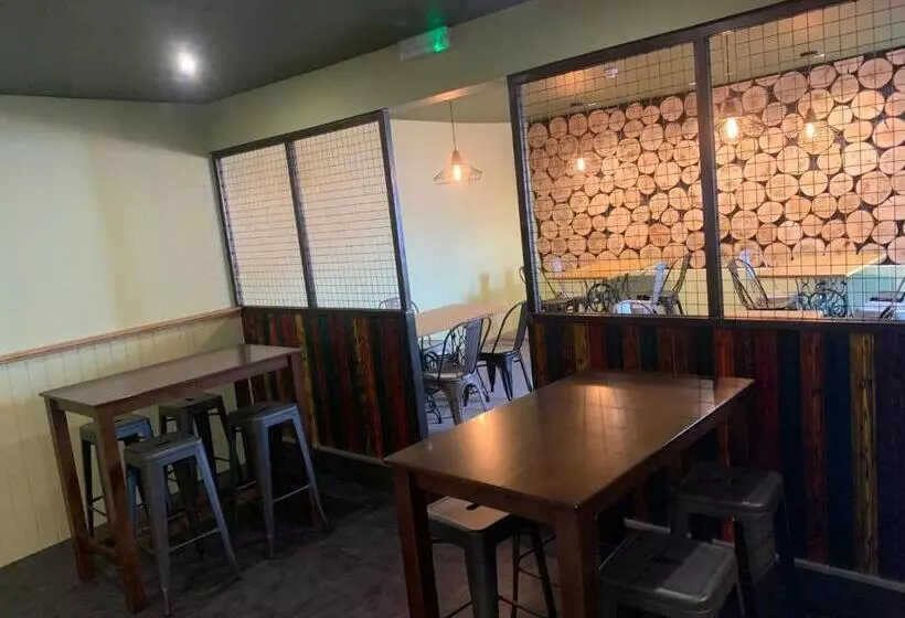 酒店 The White Horse