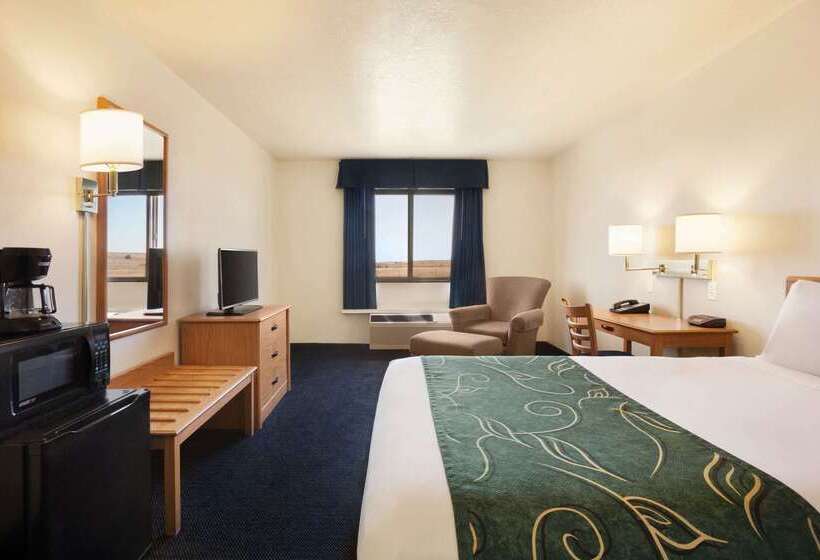 Отель Travelodge By Wyndham Vaughn