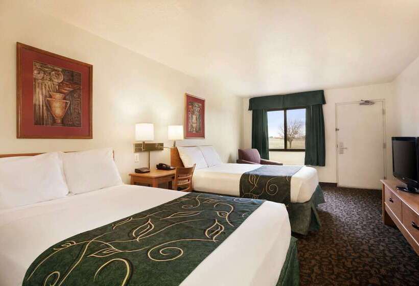 Отель Travelodge By Wyndham Vaughn