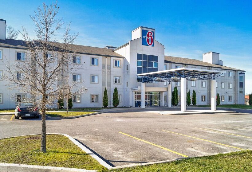 Motel 6peterborough, On