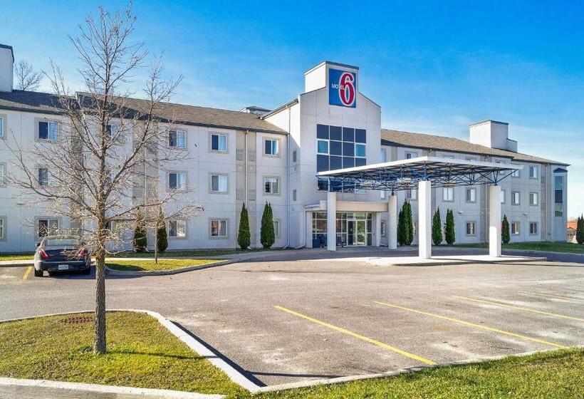 Motel 6peterborough, On