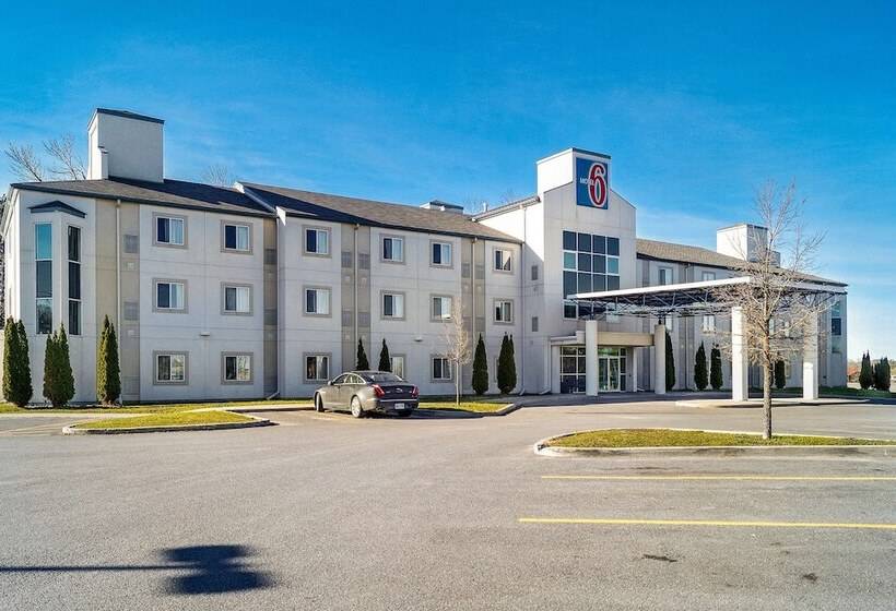 Motel 6peterborough, On